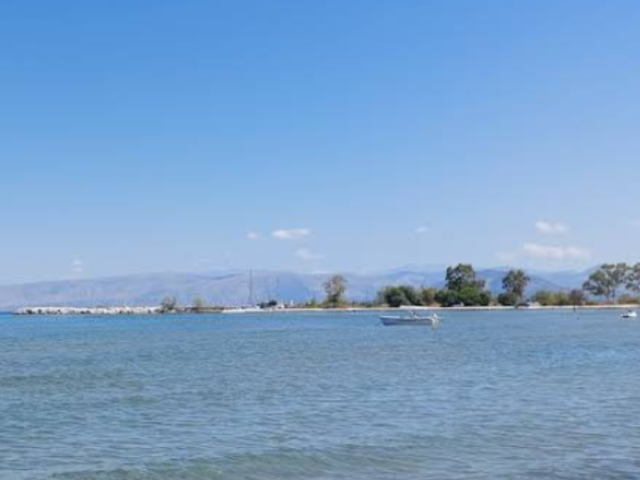 Παραλία Μώλος