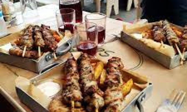 PANE E SOUVLAKI