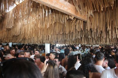 Wave Beach Bar