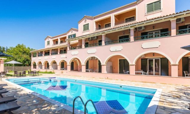 BELLA De LUX APTS