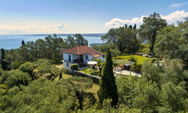 Traditional Seaview Home Candili