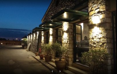 Cafe and Bar ”Palaio Frourio”